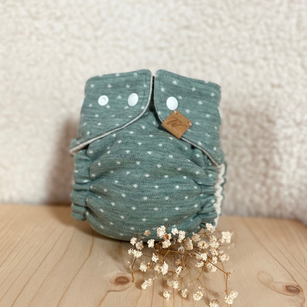 WickelArt Wollüberhose Mini Schneeflöckli vorne