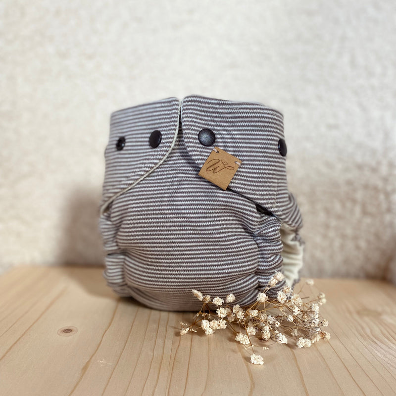 WickelArt Wollüberhose Mini Streifehörndli vorne