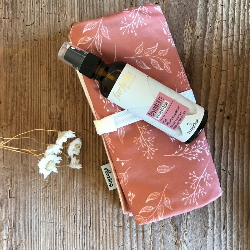 Wickelunterlage mit Baby-Hautpflegespray